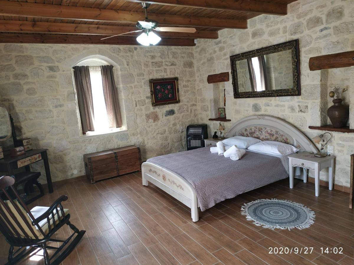 Amazing Stone Villas Kapetanianá Extérieur photo